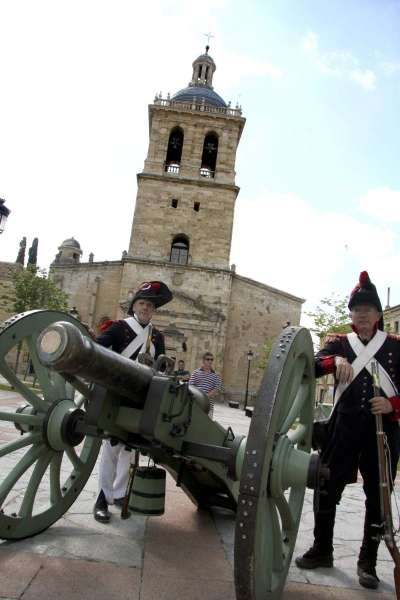 Recreadores franceses en la Plaza de Herrasti